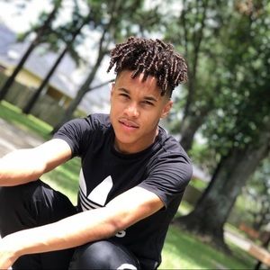 Meet your Posher, Jay